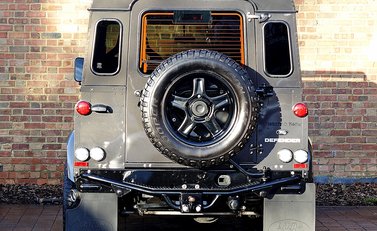 Land Rover Defender 90 Twisted T40 S 11