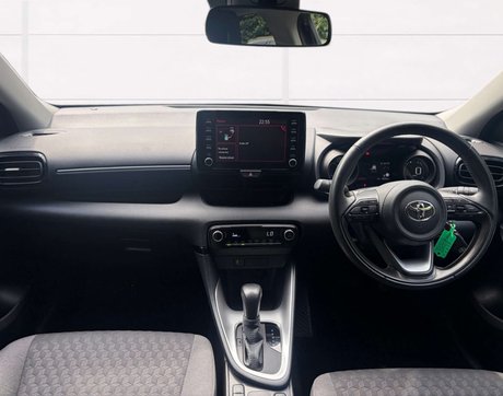 Toyota Yaris 1.5 Yaris Design HEV CVT 5dr 11