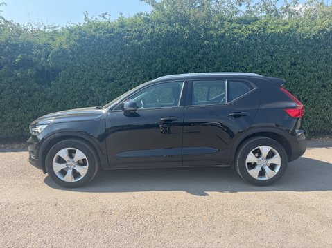 Volvo XC40 2.0 D3 Momentum SUV 5dr Diesel Auto Euro 6 (s/s) (150 ps) 6