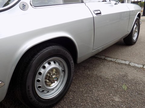 Alfa Romeo GT 1300 Junior 23