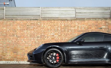 Porsche 911 Carrera 4S (992) 23