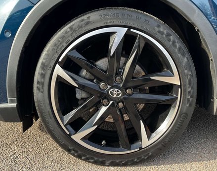 Toyota C-HR 1.8 C-HR GR Sport HEV CVT 5dr 12