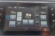 Peugeot 308 PURETECH ALLURE LAST OWNER SINCE 2017..7 SERVICES..SAT NAV.. £35 TAX.. 25