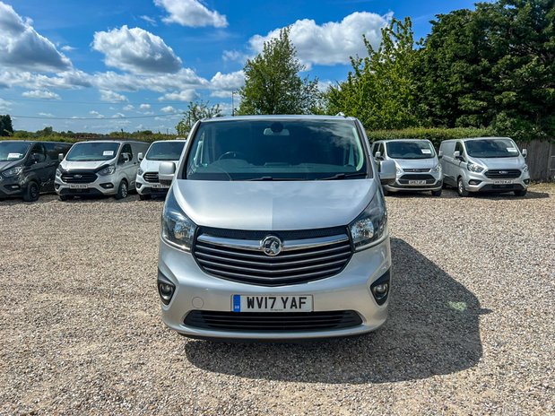 Vauxhall Vivaro SWB L1H1 Low Roof Sport 2900 EURO 6 NO VAT 3
