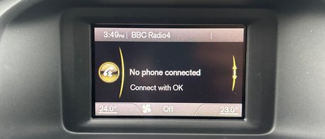 Volvo V40 T2 ES.. 12 SERVICES INCLUDING CAMBELT.. BLUETOOTH.. A/C.. PARKING SENSORS. 1