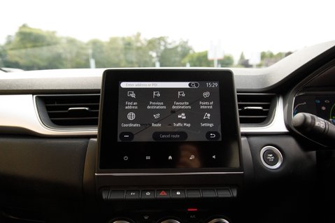 Renault Captur TECHNO E-TECH 23
