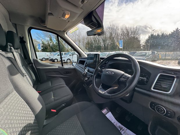Ford Transit LWB L3H2 [SOLD CM] Medium Roof Limited 350 Air Con Sensors EURO 6 15