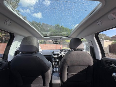 Peugeot 2008 ALLURE PREMIUM 3