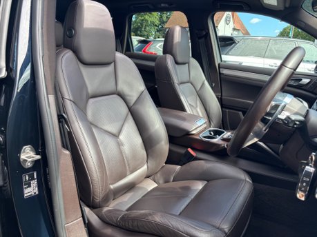 Porsche Cayenne 3.0 V6 E-Hybrid S 5dr Petrol Plug-in Hybrid TiptronicS 4WD Euro 6 (416ps) 26