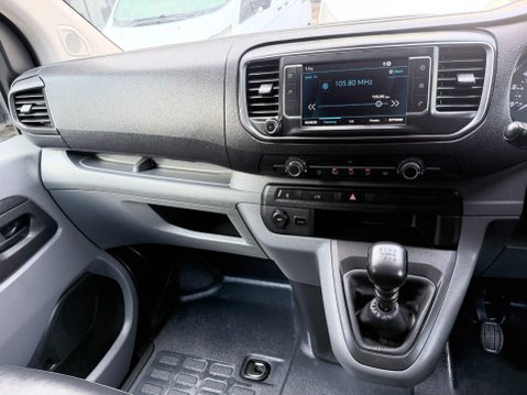 Peugeot Expert 2.0 BlueHDi 1400 Professional Standard Panel Van 6dr Diesel Manual MWB Euro 31