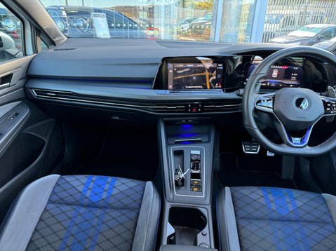 Volkswagen Golf 2.0 TSI R DSG 4Motion Euro 6 (s/s) 5dr 28