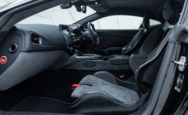 Aston Martin Vantage F1 EDITION 13