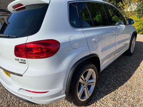 Volkswagen Tiguan 2.0 TDI BlueMotion Tech R-Line Edition SUV 5dr Diesel DSG 4WD Euro 6 (s/s) 10