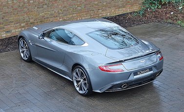Aston Martin Vanquish 14