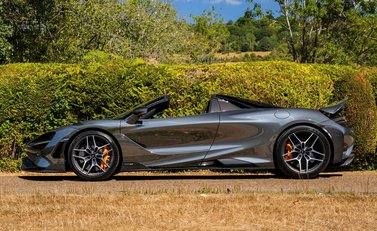 McLaren 765LT Spider 2