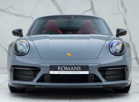 Porsche 911 Targa 4 GTS (992) 24
