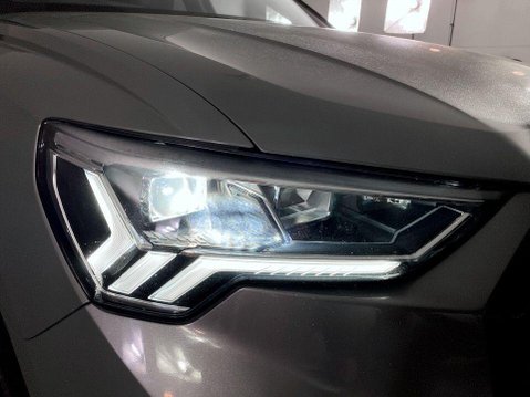 Audi Q3 1.5 TFSI CoD 35 Black Edition SUV 5dr Petrol S Tronic Euro 6 (s/s) (150 ps) 9
