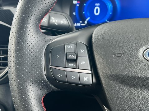 Ford Kuga ST-LINE X EDITION 30