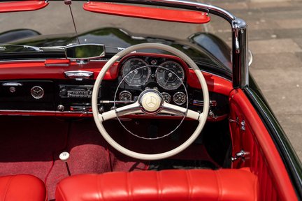 Mercedes-Benz SL 190SL CONCOURS RESTORED 15