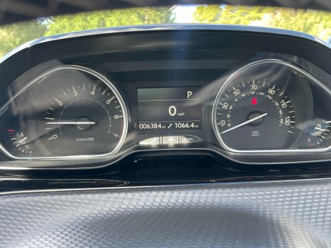 Peugeot 2008 1.2 PureTech Allure Premium EAT Euro 6 (s/s) 5dr 31