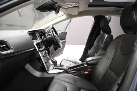 Volvo V40 1.5 V40 Inscription Edition T3 Auto 5dr 37