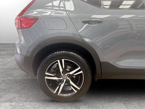 Volvo XC40 1.5 T3 R-Design SUV 5dr Petrol Auto Euro 6 (s/s) (163 ps) 10