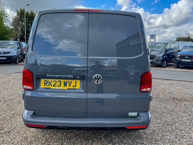 Volkswagen Transporter AUTO LWB [SOLD CR] L2H1 Low Roof Highline T30 Air Con Alloys Sensors EURO 6 7