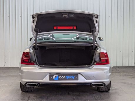 Volvo S90 2.0 S90 Inscription D5 PowerPulse AWD Auto 4WD 4dr 44