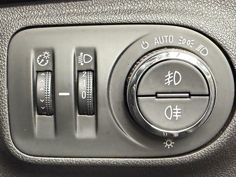 Vauxhall Corsa 1.4 Griffin 5dr 32