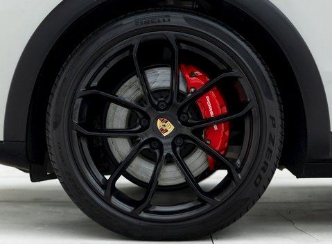 Porsche Cayenne GTS Coupé 8