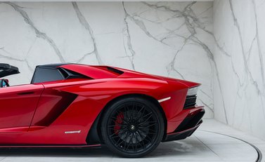 Lamborghini Aventador S LP 740-4 ROADSTER 43