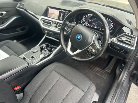 BMW 3 Series 2.0 330e 12kWh SE Pro Touring 5dr Petrol Plug-in Hybrid Auto xDrive Euro 6 34