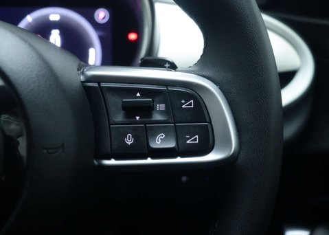 Fiat 600 1.2 600 La Prima HEV Auto 5dr 30