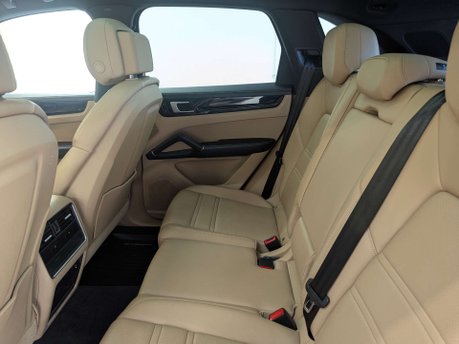 Porsche Cayenne 3.0 Cayenne V6 Auto 4WD 5dr 43