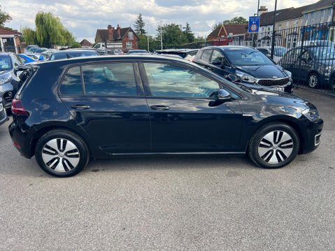 Volkswagen Golf 35.8kWh e-Golf Auto 5dr 7