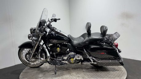 Harley-Davidson Touring 1690 FLHRC ROADKING CLASSIC 2012 TO MANY EXTRAS 21' WHEEL 35