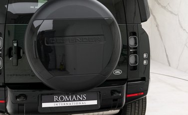 Land Rover Defender 90 X D300 21