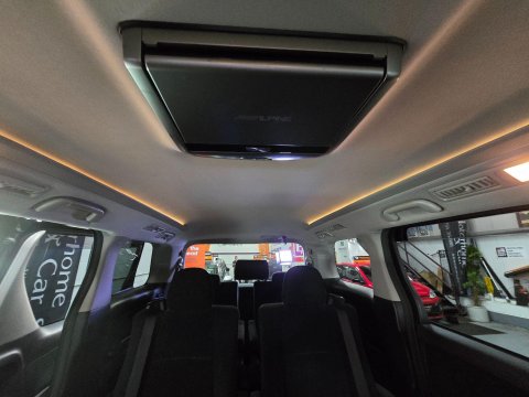 Toyota Vellfire 23
