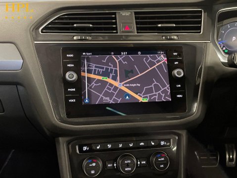 Volkswagen Tiguan Allspace 1.5 TSI EVO R-Line Tech SUV 5dr Petrol DSG Euro 6 (s/s) (150 ps) 19