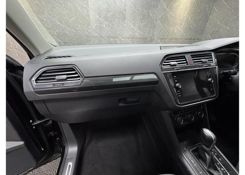 Volkswagen Tiguan 2.0 TDI SEL SUV 5dr Diesel DSG 4Motion Euro 6 (s/s) (150 ps) 59