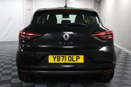 Renault Clio ICONIC TCE 8