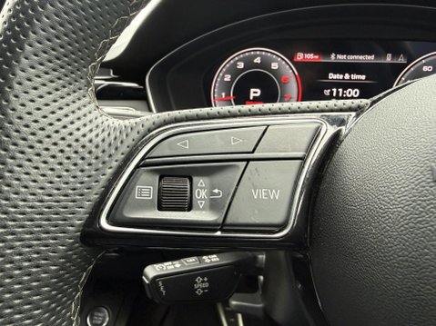Audi A4 2.0 TFSI 40 Black Edition Estate 5dr Petrol S Tronic Euro 6 (s/s) (204 ps) 36