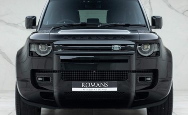 Land Rover Defender 90 V8 Bond Edition 4