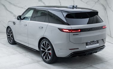 Land Rover Range Rover Sport D300 Dynamic SE 9