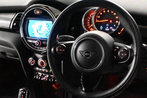 Mini Hatch 2.0 Cooper S Classic Auto 3dr 31