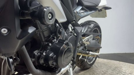 Triumph Street Triple 2016 66 plate 13k new MOT serviced quickshifter and exhaust 33