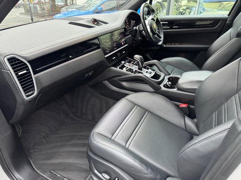 Porsche Cayenne V6 PLATINUM EDITION 65