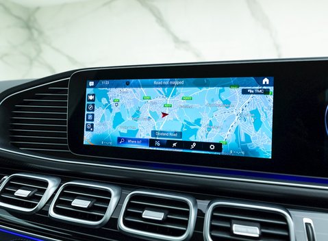 Mercedes-Benz GLS 600 26