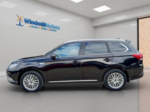 Mitsubishi Outlander 2.4h TwinMotor 13.8kWh 5h CVT 4WD Euro 6 (s/s) 5dr 8