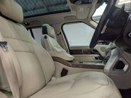 Land Rover Range Rover 3.0 Range Rover Vogue D MHEV Auto 4WD 5dr 30